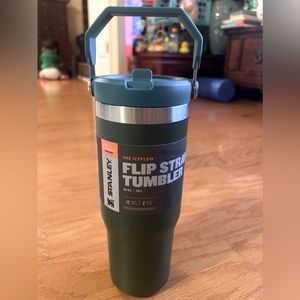 NWT Stanley Ice Flow Flip Straw 30oz. Tumbler
